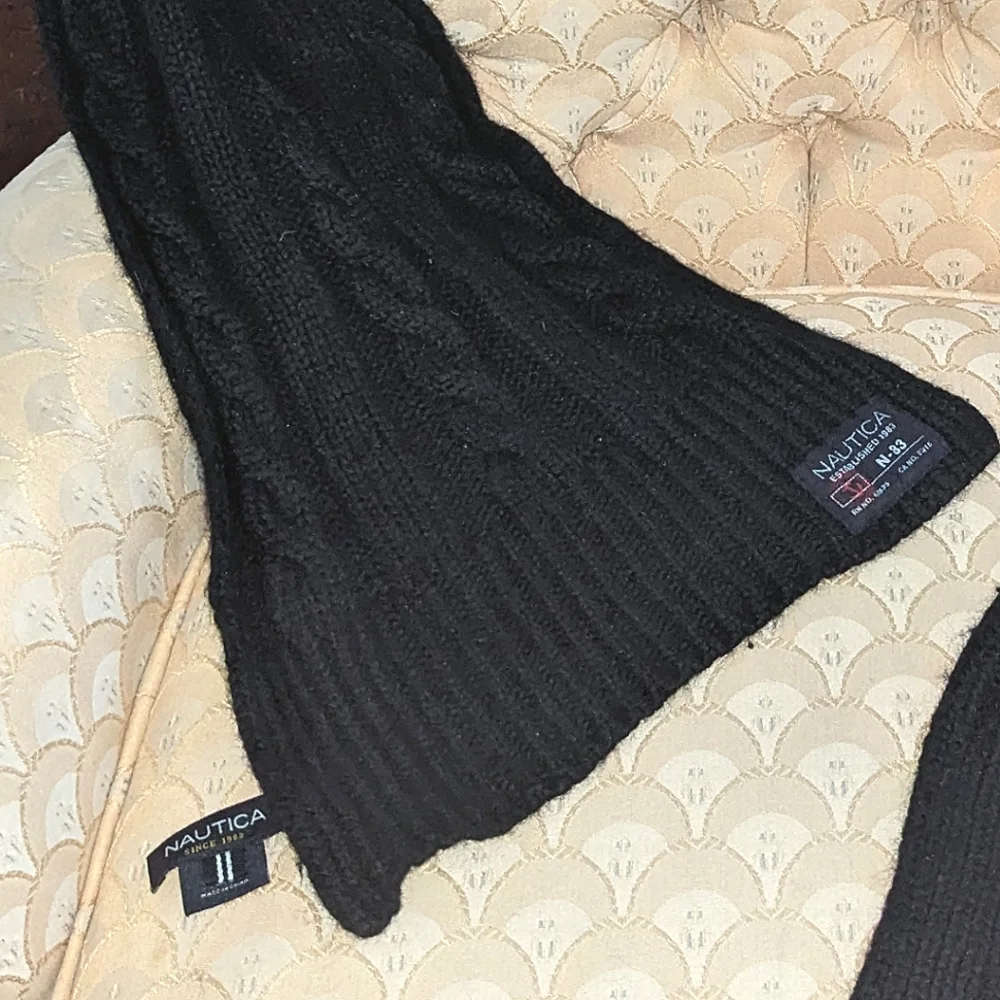 Nautica Unisex Thick Black Wool and Nylon Blend Cable Knit Scarf